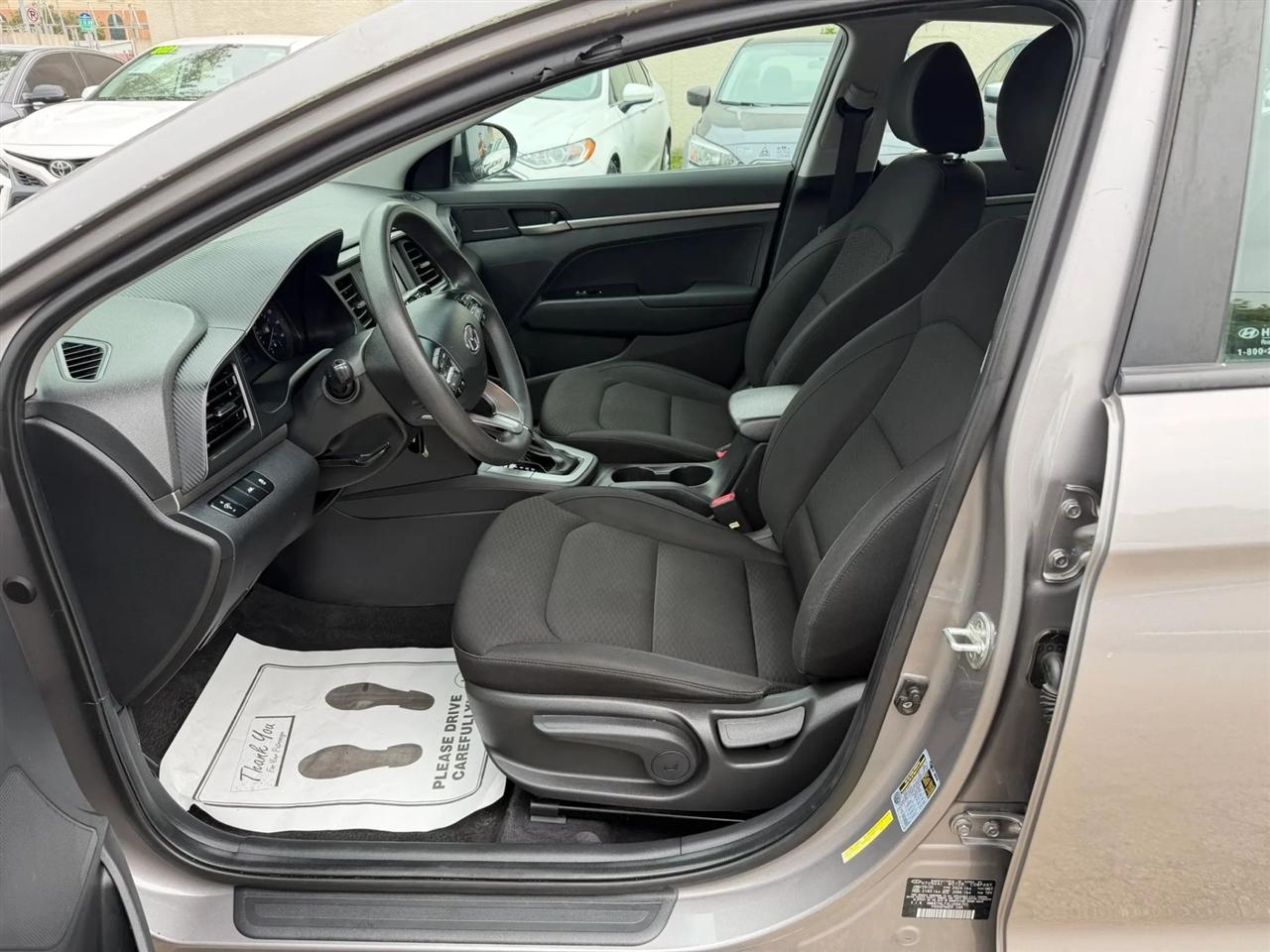 Hyundai Elantra  2020