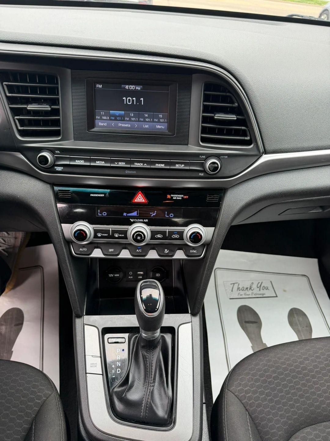 Hyundai Elantra  2020