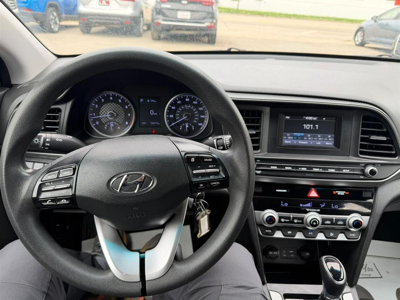 Hyundai Elantra  2020