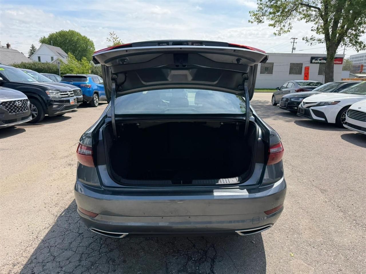 Volkswagen Jetta  2020