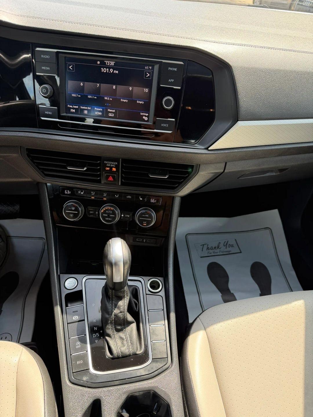 Volkswagen Jetta  2020