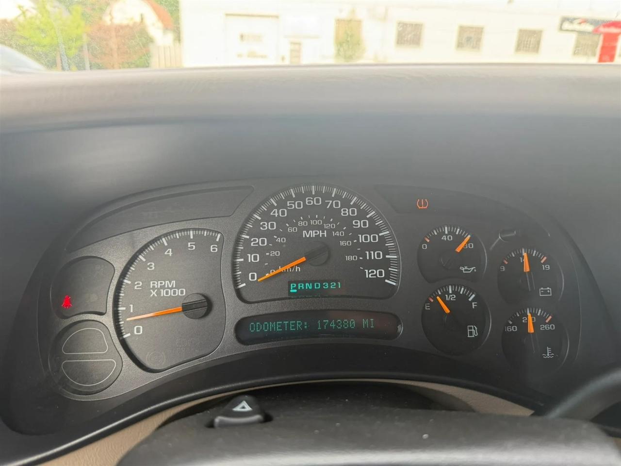 Chevrolet Tahoe  2004