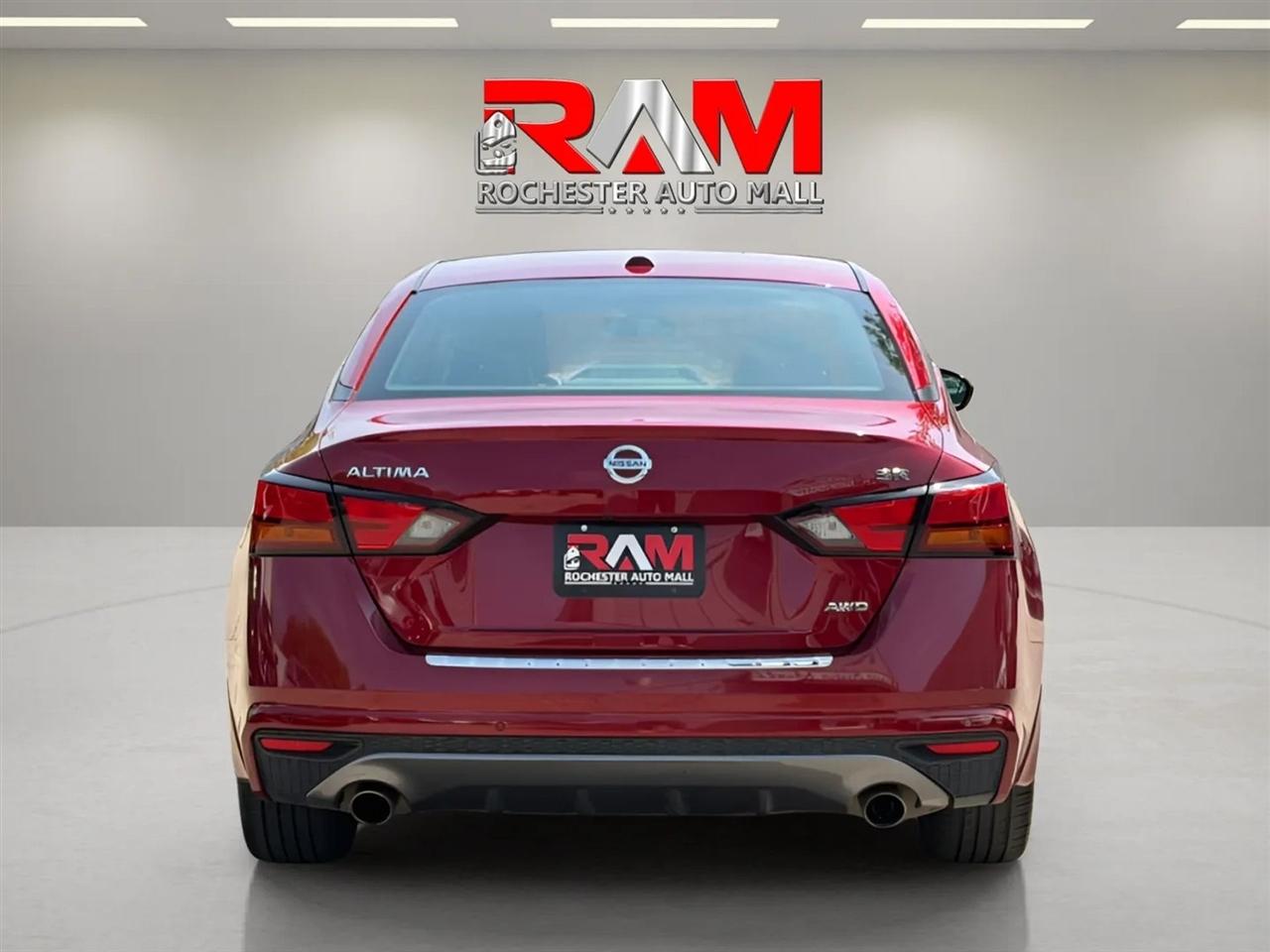 Nissan Altima  2020