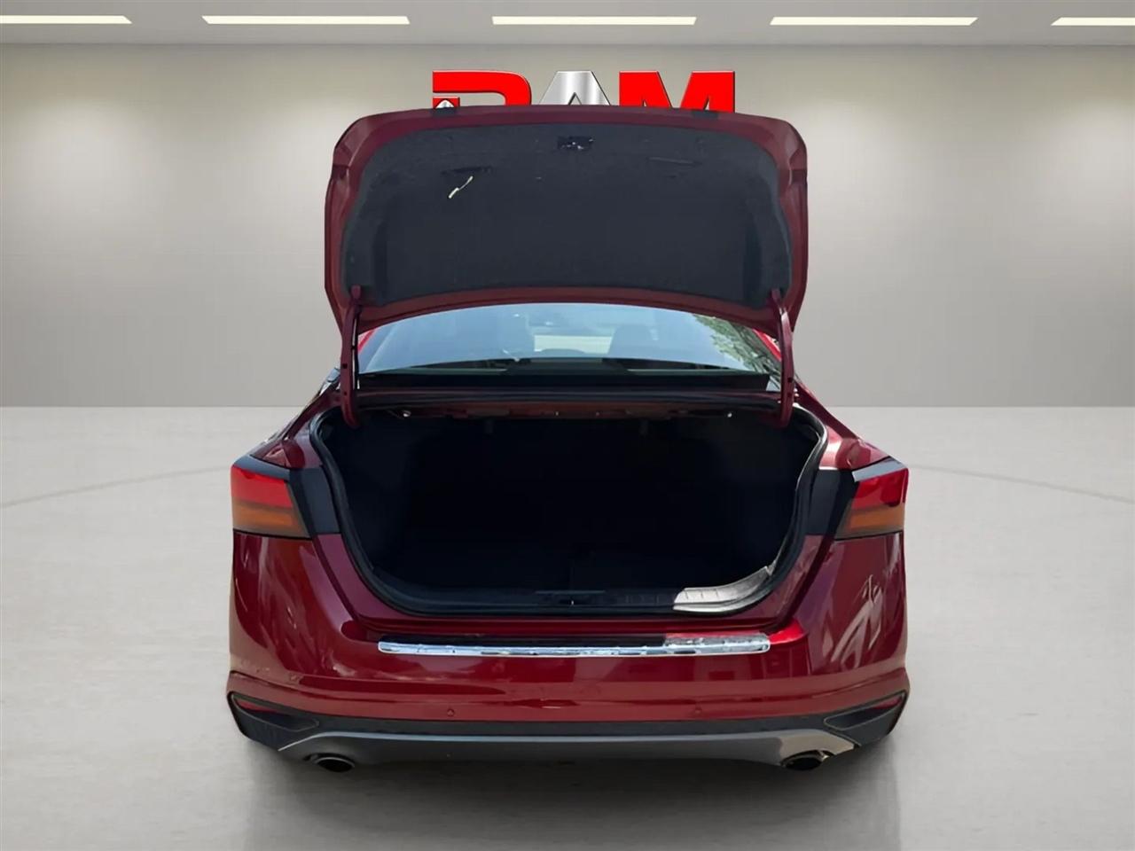 Nissan Altima  2020