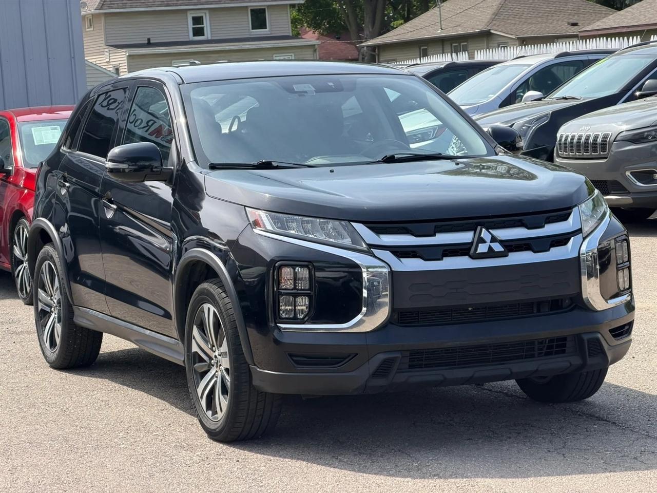 Mitsubishi Outlander Sport  2020