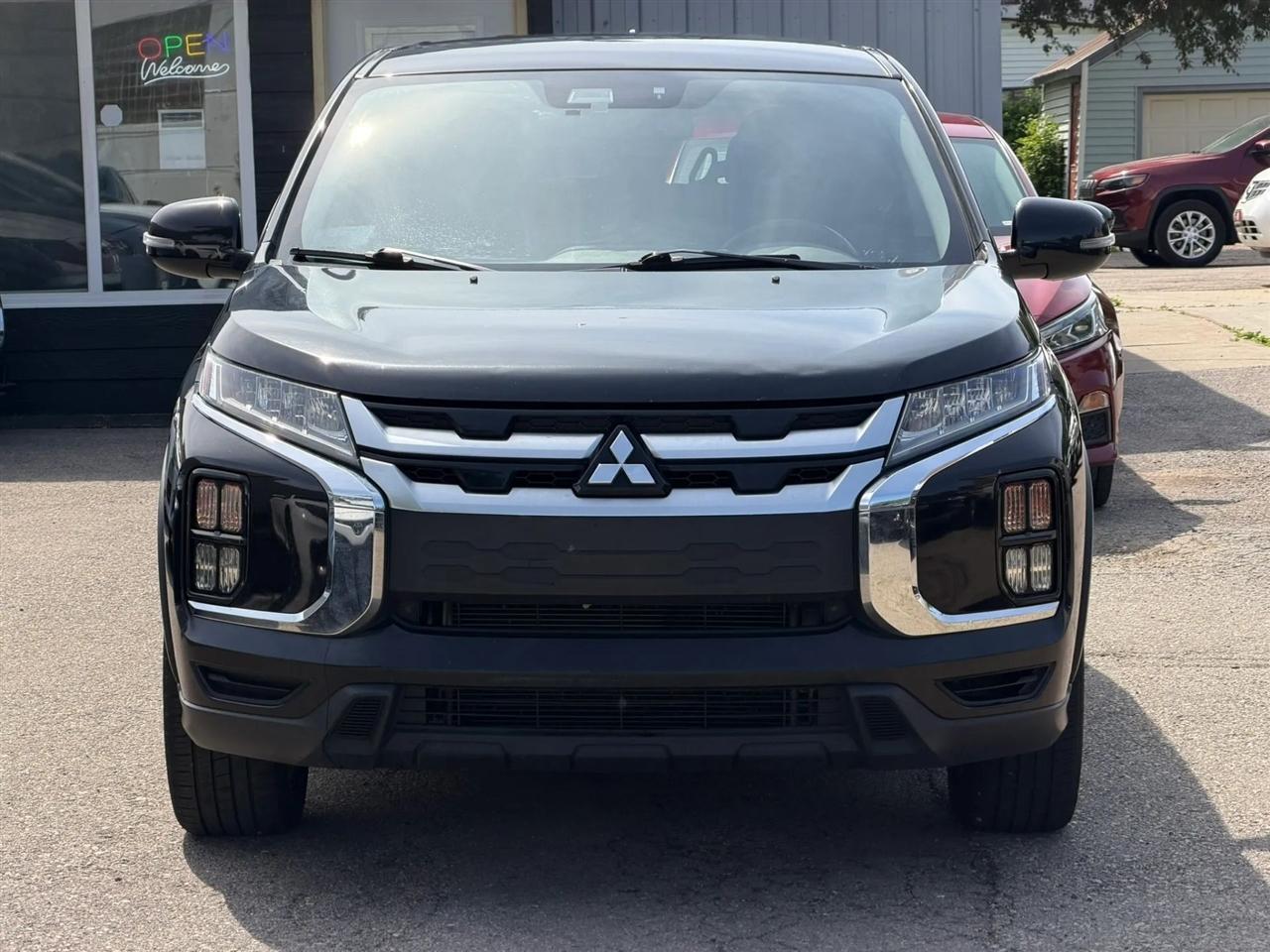 Mitsubishi Outlander Sport  2020