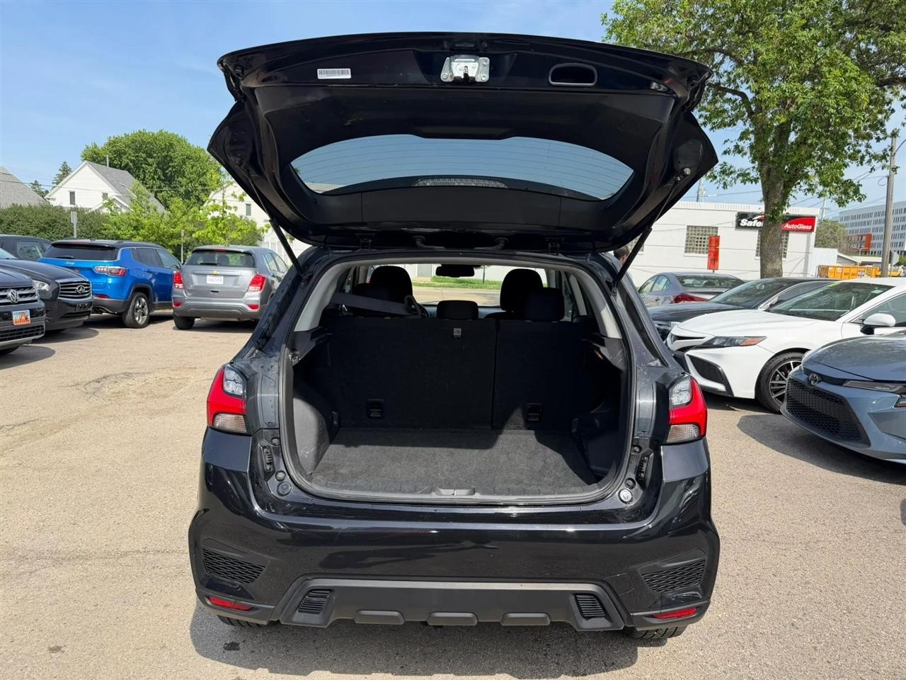 Mitsubishi Outlander Sport  2020