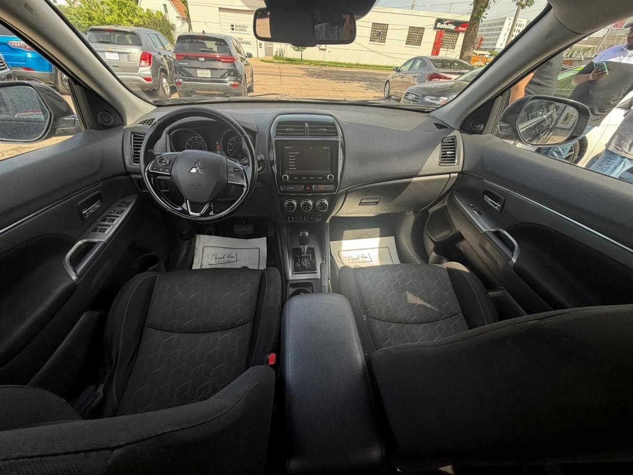 Mitsubishi Outlander Sport  2020