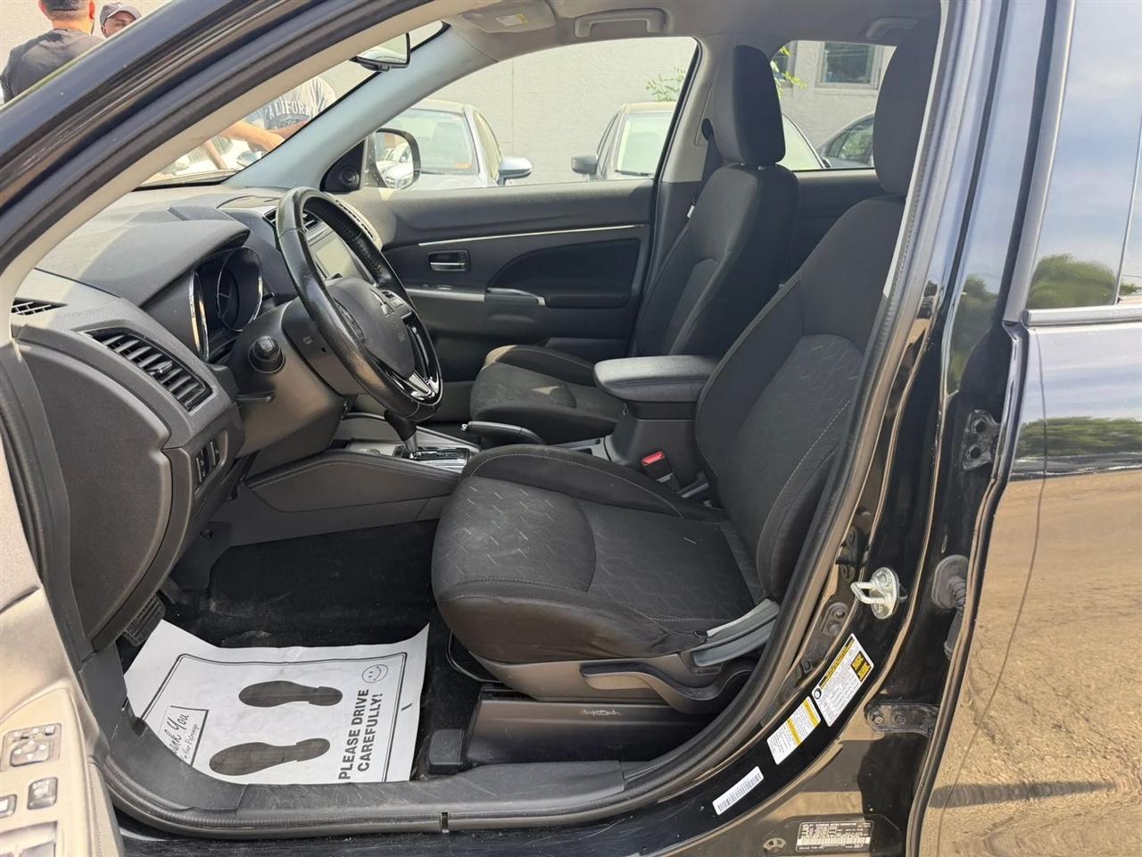 Mitsubishi Outlander Sport  2020