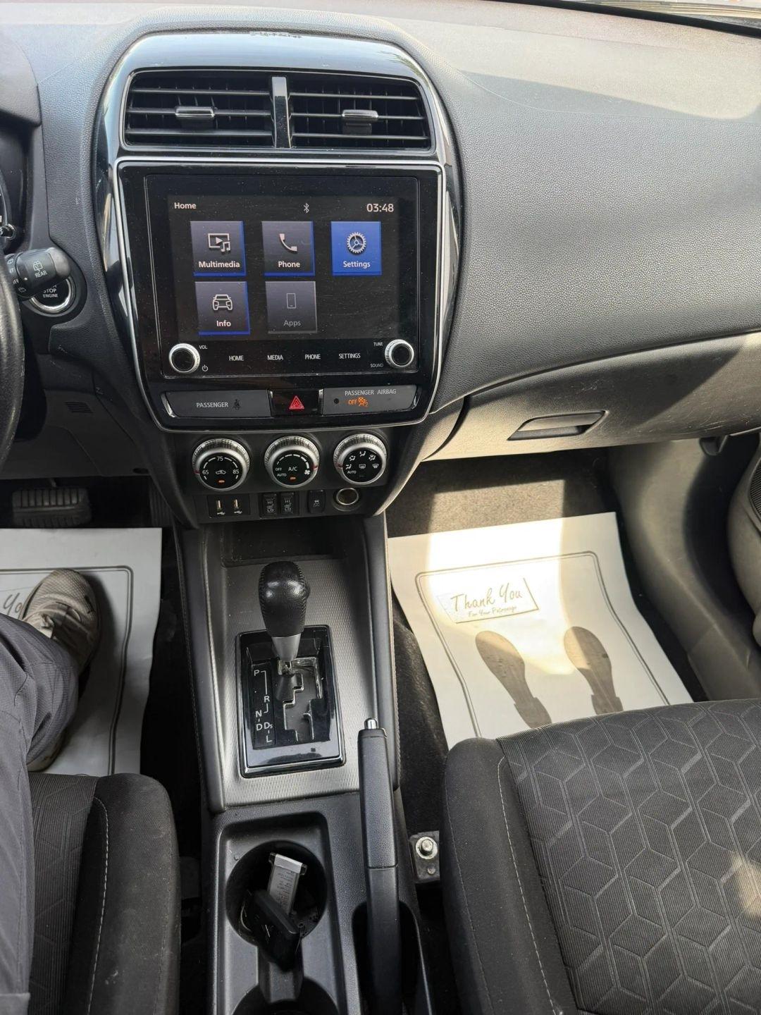 Mitsubishi Outlander Sport  2020