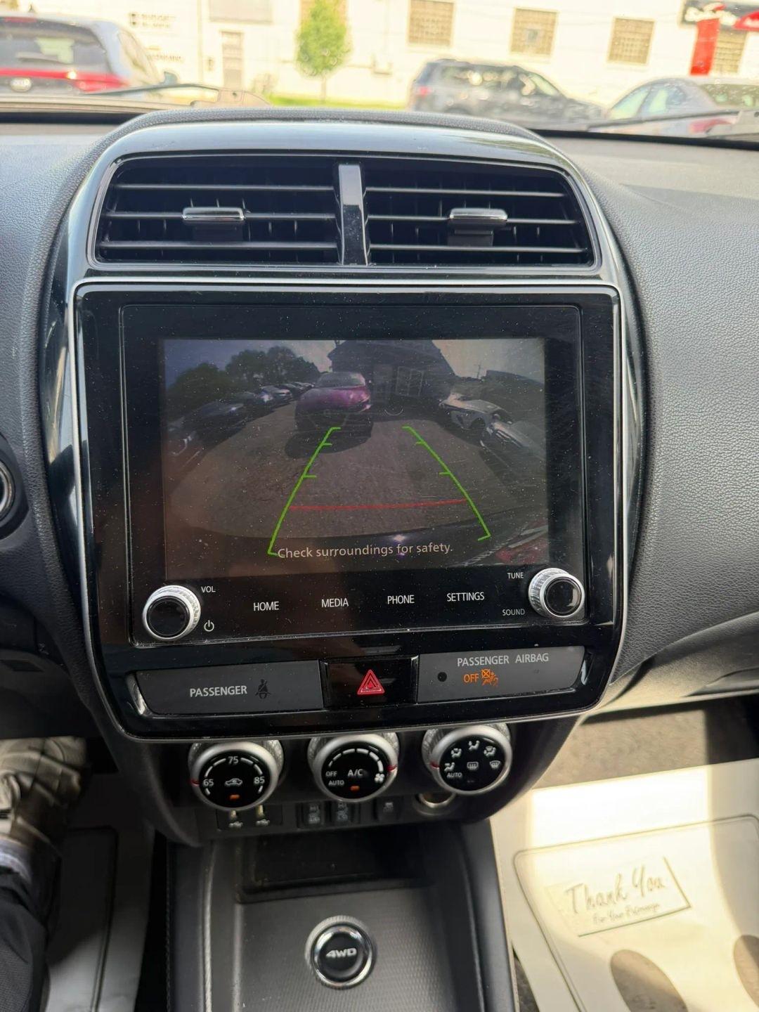 Mitsubishi Outlander Sport  2020
