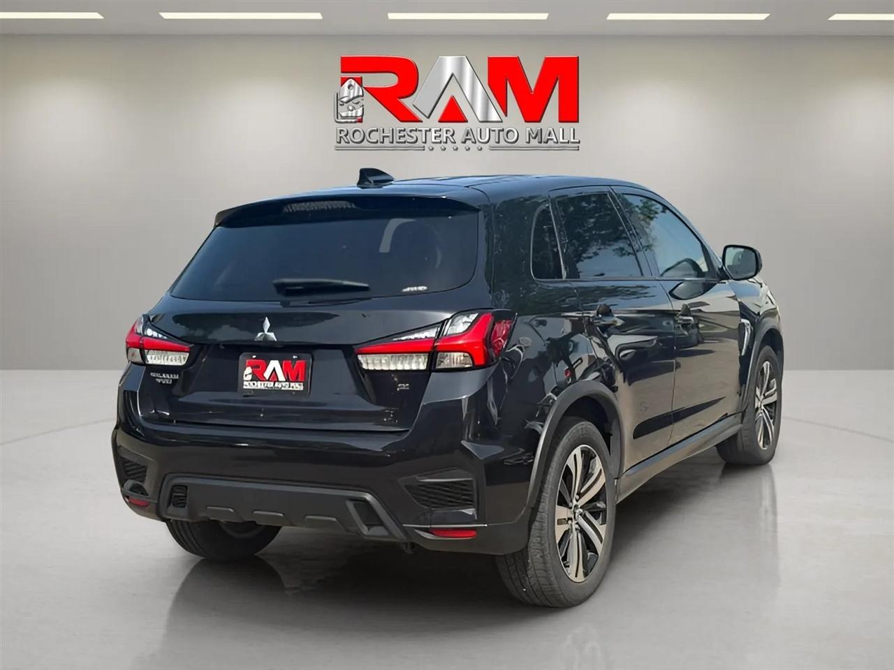 Mitsubishi Outlander Sport  2020