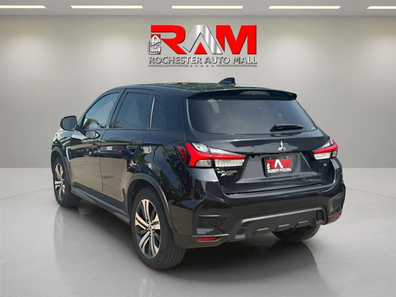 Mitsubishi Outlander Sport  2020