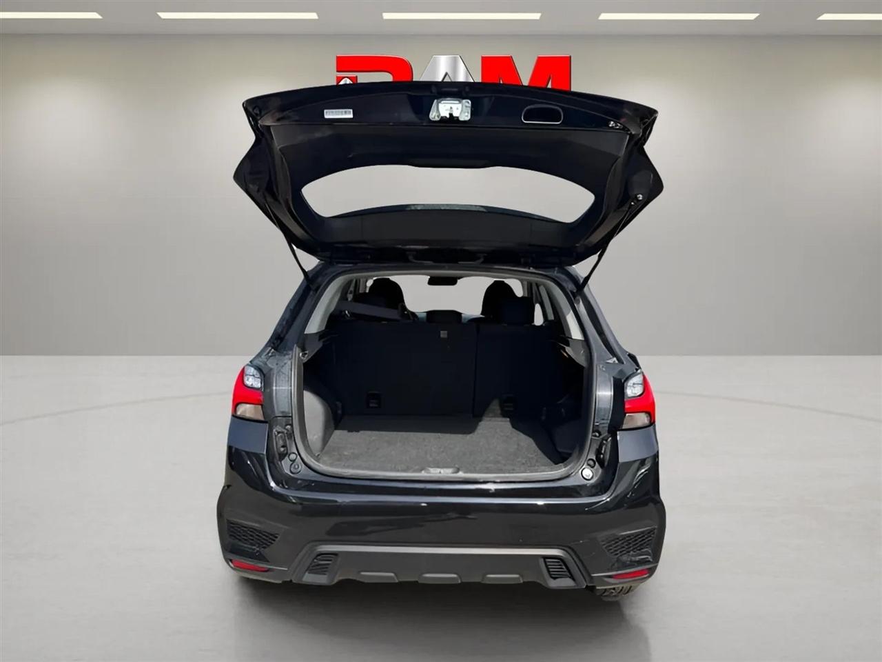 Mitsubishi Outlander Sport  2020