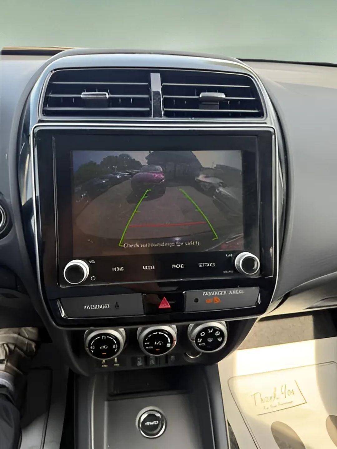 Mitsubishi Outlander Sport  2020