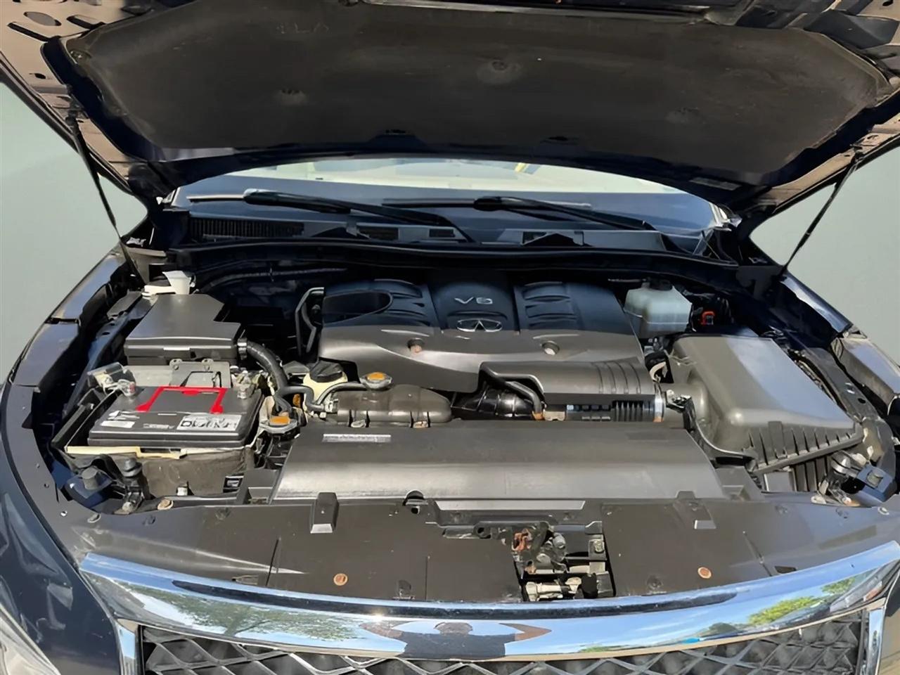 Infiniti QX80  2015