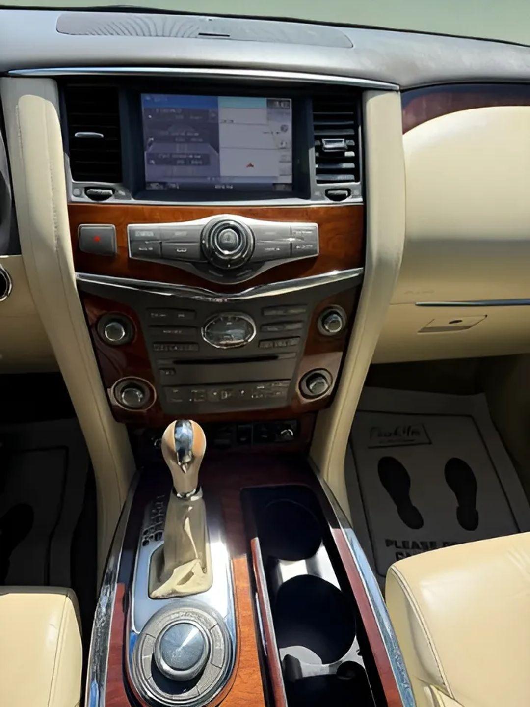 Infiniti QX80  2015