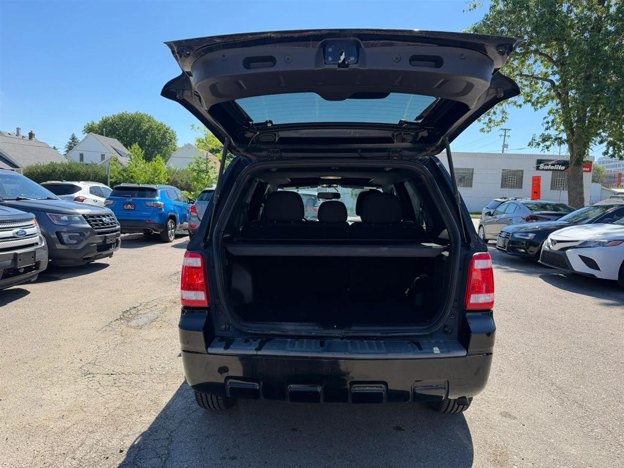 Ford Escape  2010