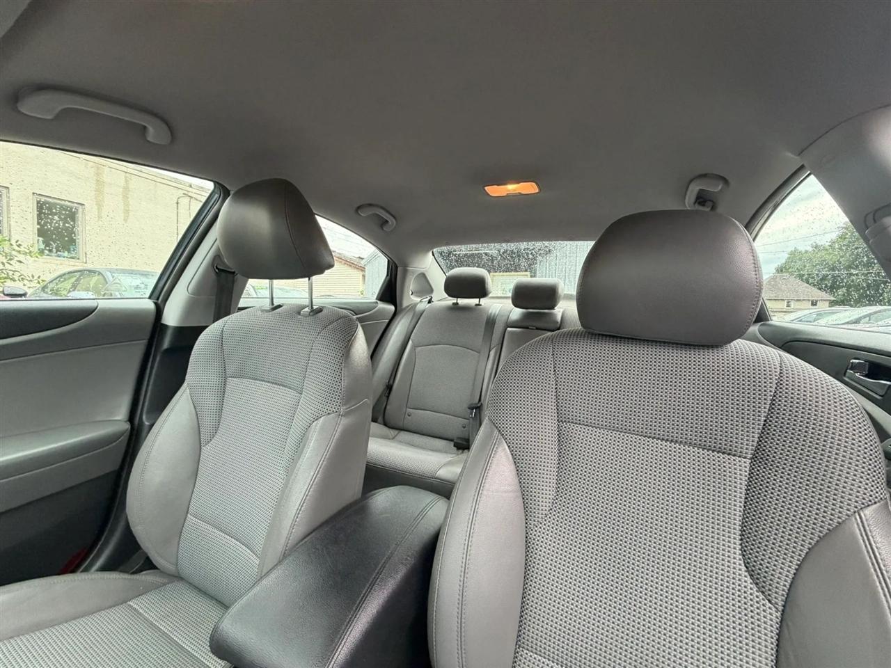 Hyundai Sonata  2012