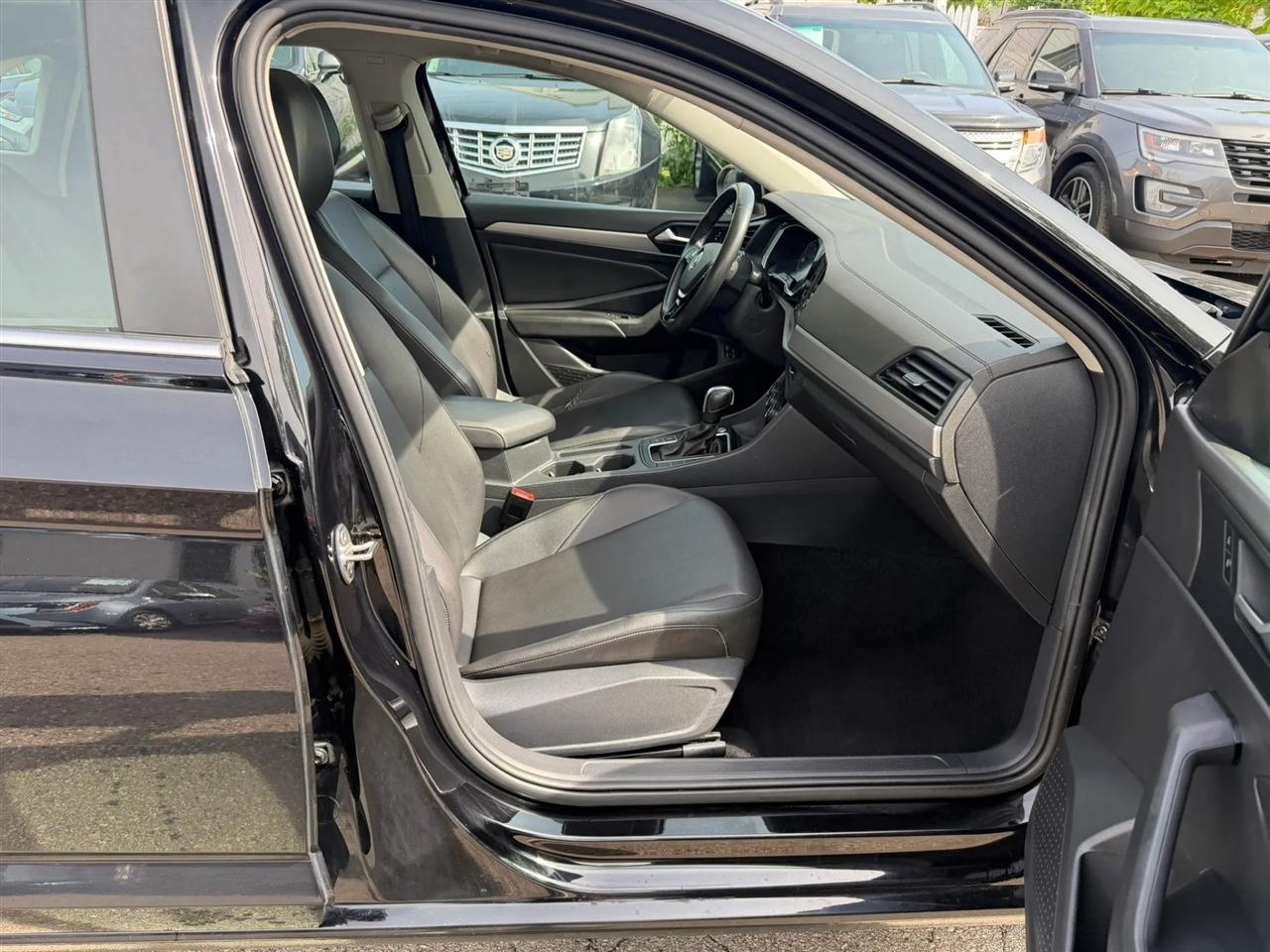 Volkswagen Jetta  2020