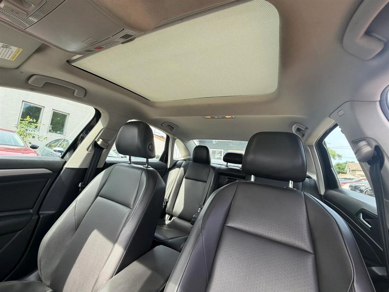 Volkswagen Jetta  2020