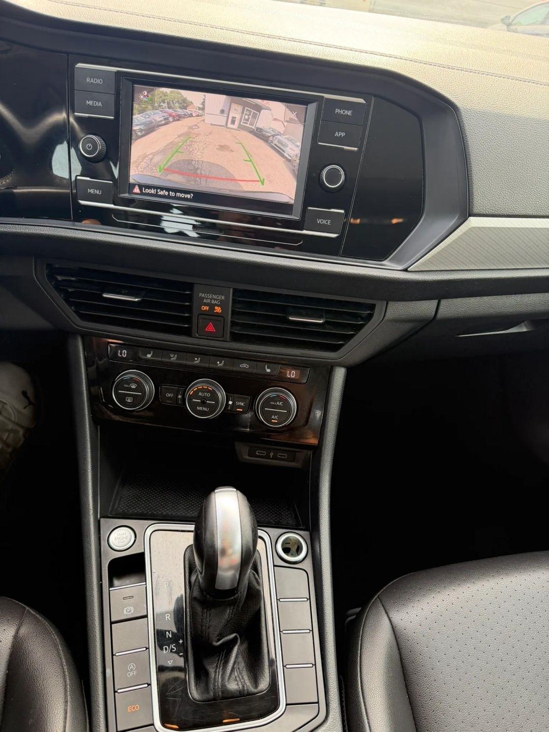 Volkswagen Jetta  2020