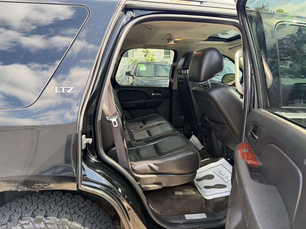 Chevrolet Tahoe  2011