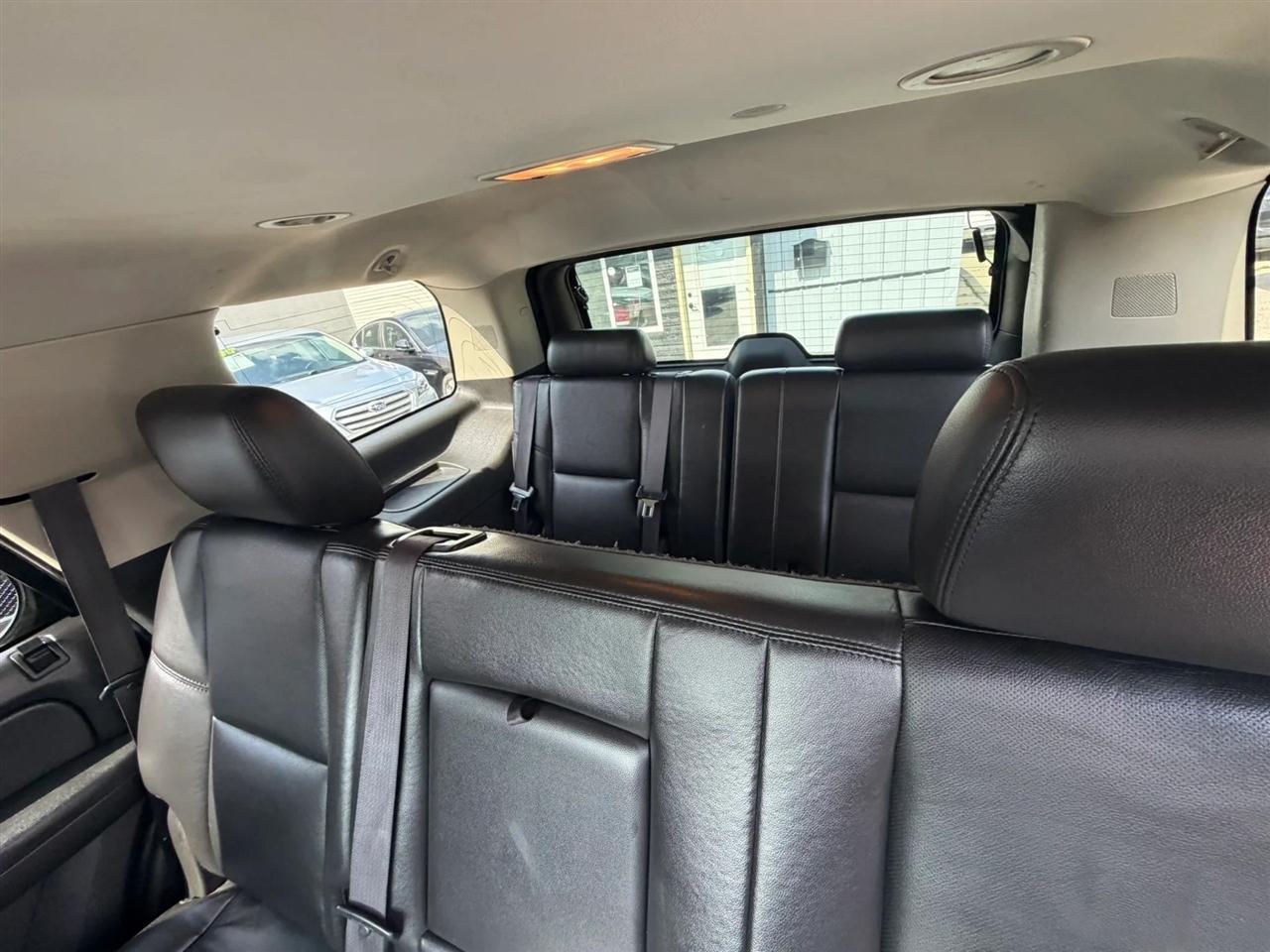 Chevrolet Tahoe  2011