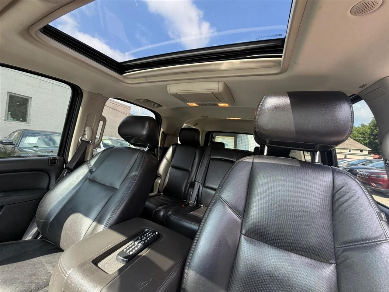 Chevrolet Tahoe  2011