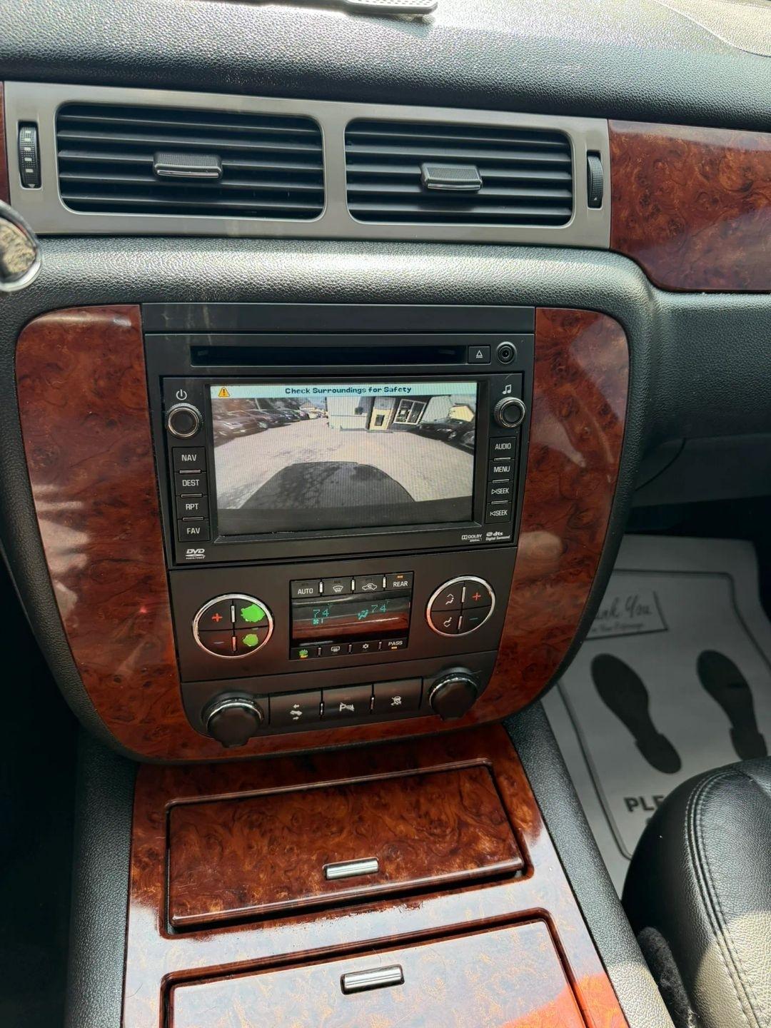 Chevrolet Tahoe  2011
