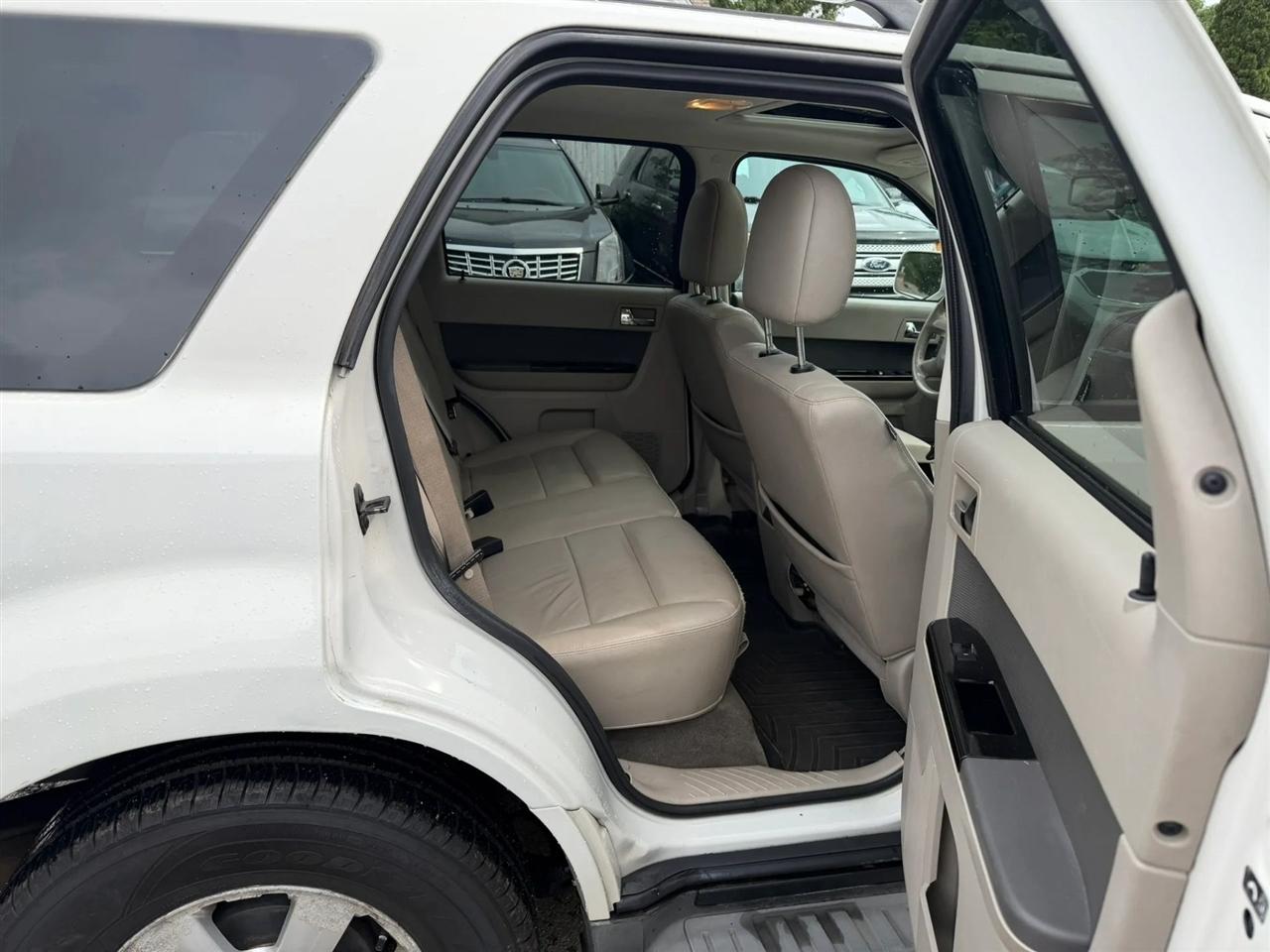Ford Escape  2010