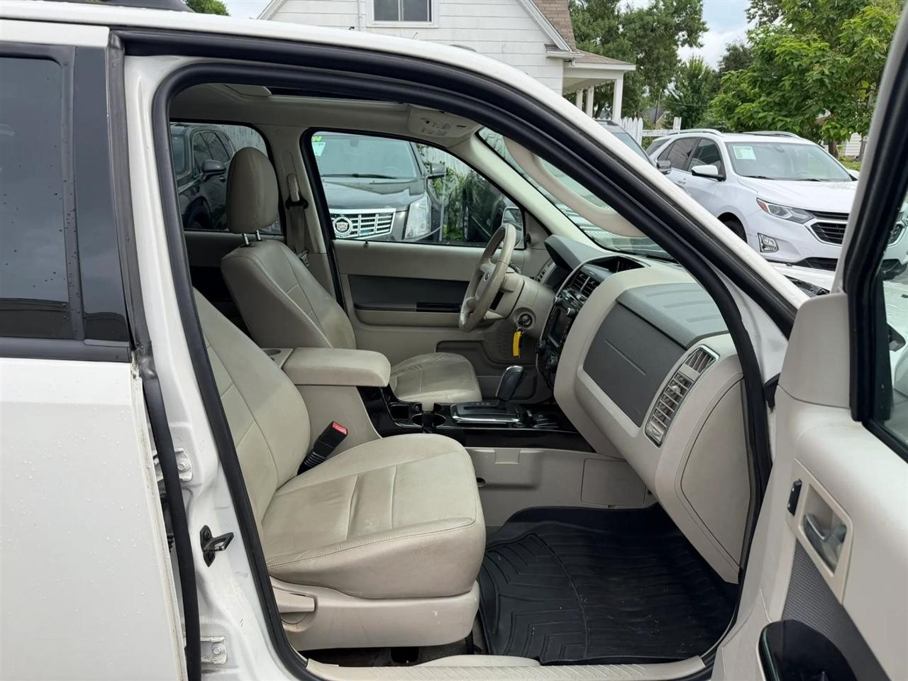 Ford Escape  2010