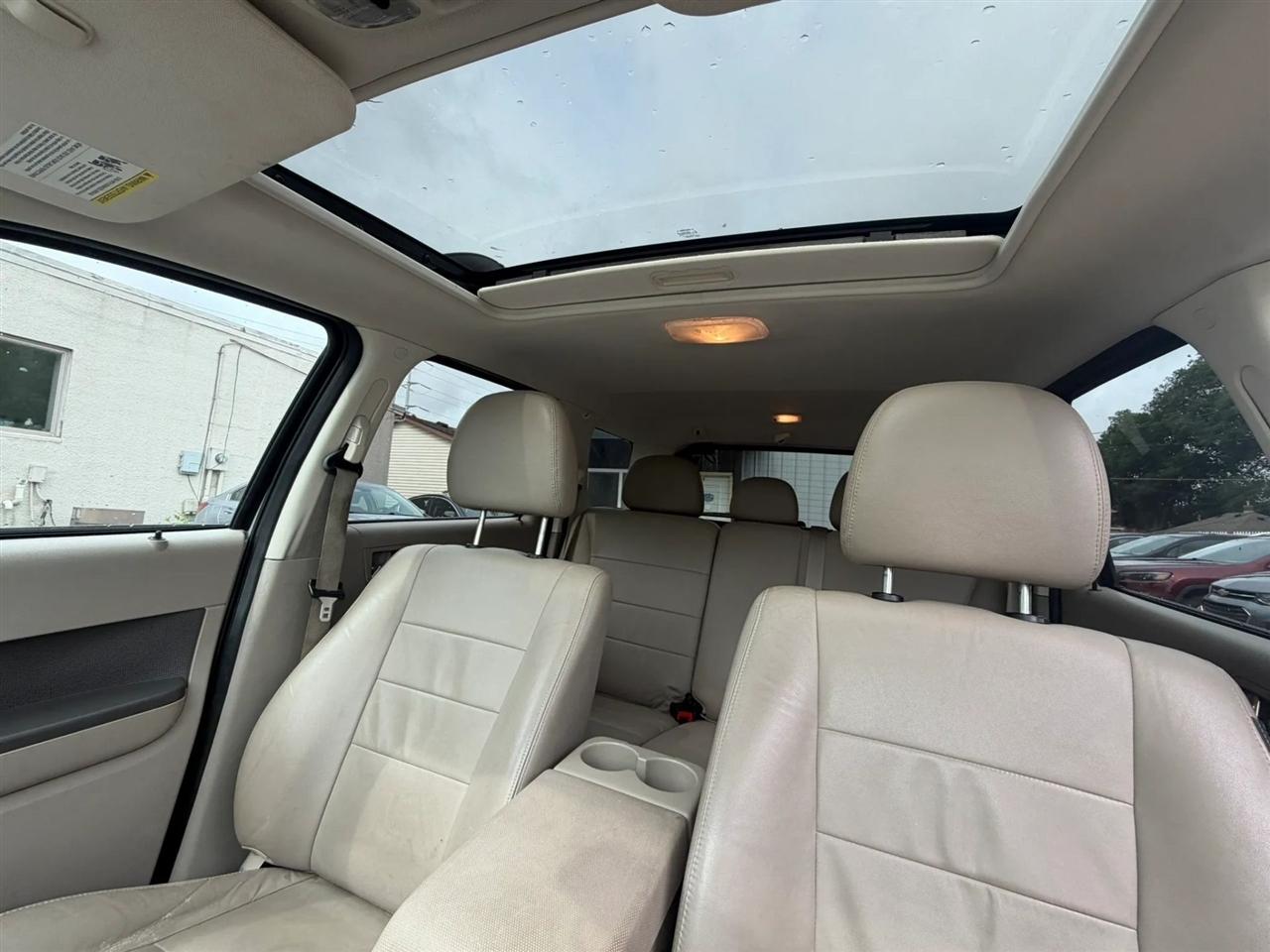 Ford Escape  2010