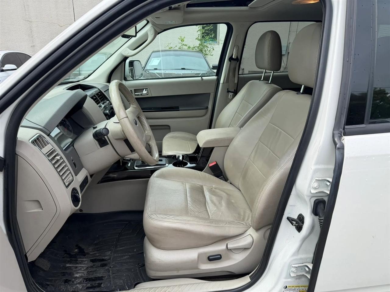 Ford Escape  2010
