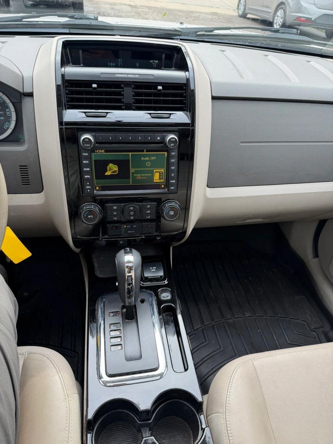 Ford Escape  2010
