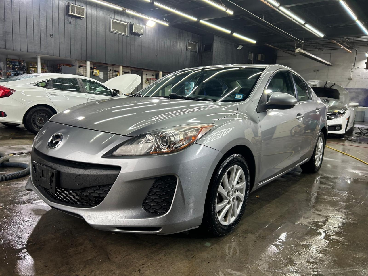 Mazda MAZDA3 i Touring 4-door 2012