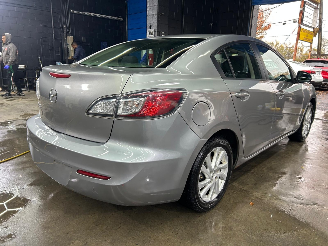 Mazda MAZDA3 i Touring 4-door 2012