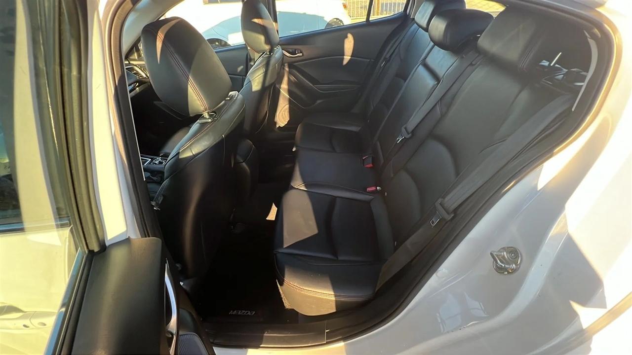2016 Mazda MAZDA3 i Grand Touring - Photo 10