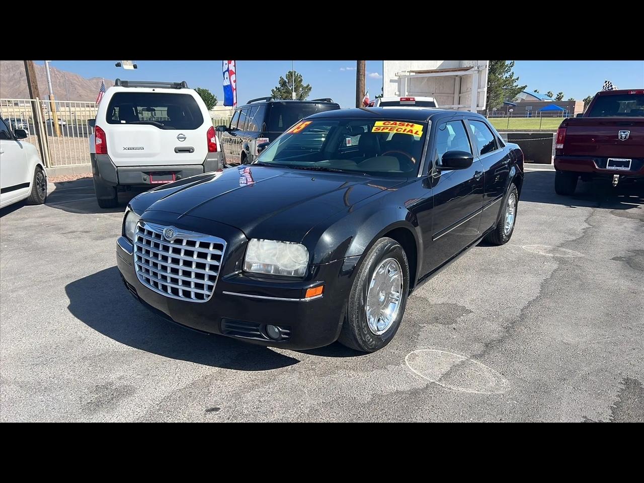 2005 Chrysler 300 Touring's photo