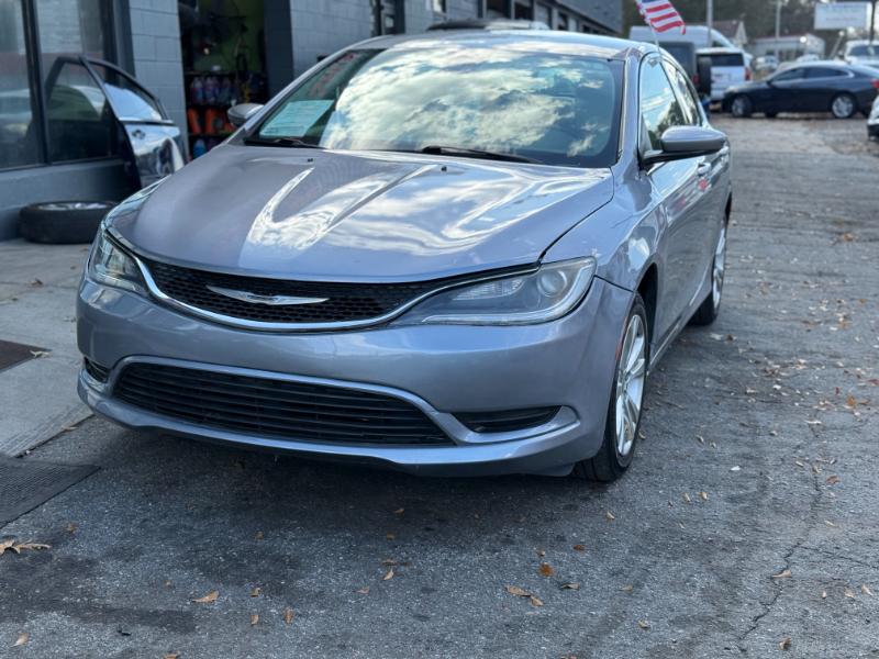 2016 Chrysler 200 Limited's photo