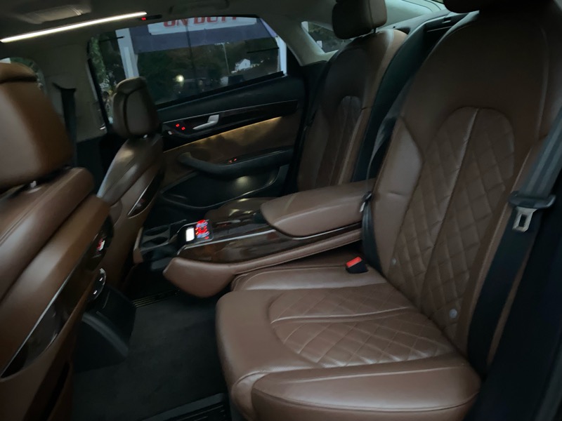 Audi A8 L 4.0T quattro 2015 Audi A8 L 4.0T quattro 2015