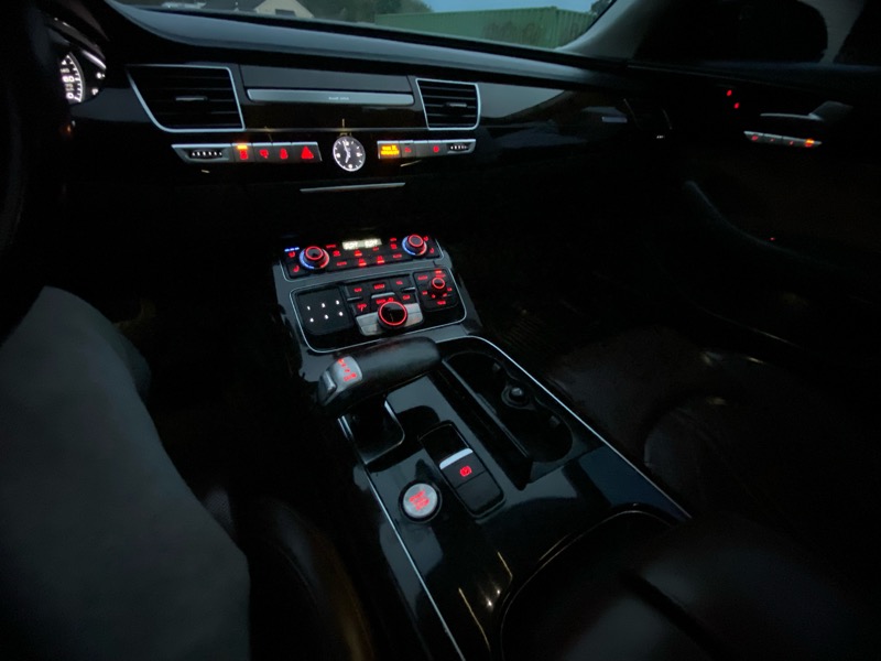 Audi A8 L 4.0T quattro 2015 Audi A8 L 4.0T quattro 2015