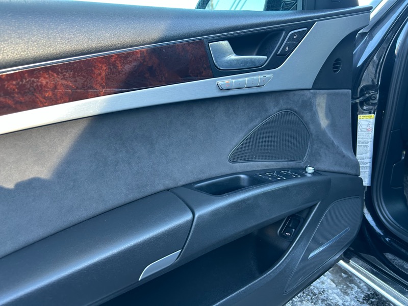 Audi A8 4.0T Sedan quattro Tiptronic 2014