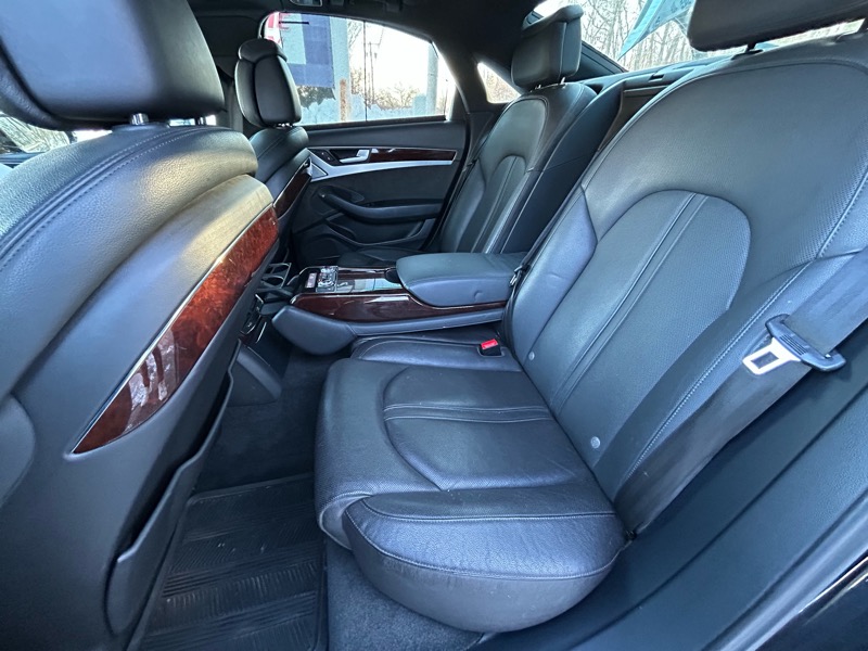 Audi A8 4.0T Sedan quattro Tiptronic 2014