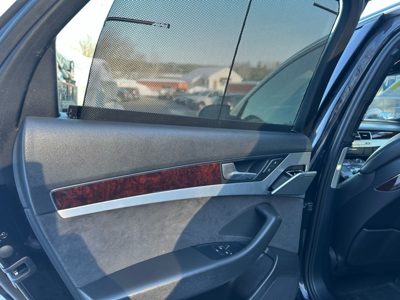 Audi A8 4.0T Sedan quattro Tiptronic 2014