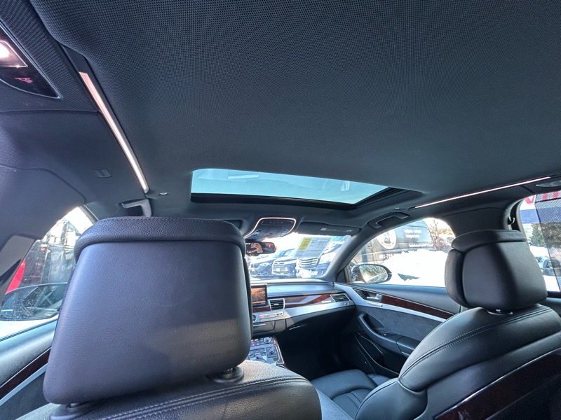 Audi A8 4.0T Sedan quattro Tiptronic 2014