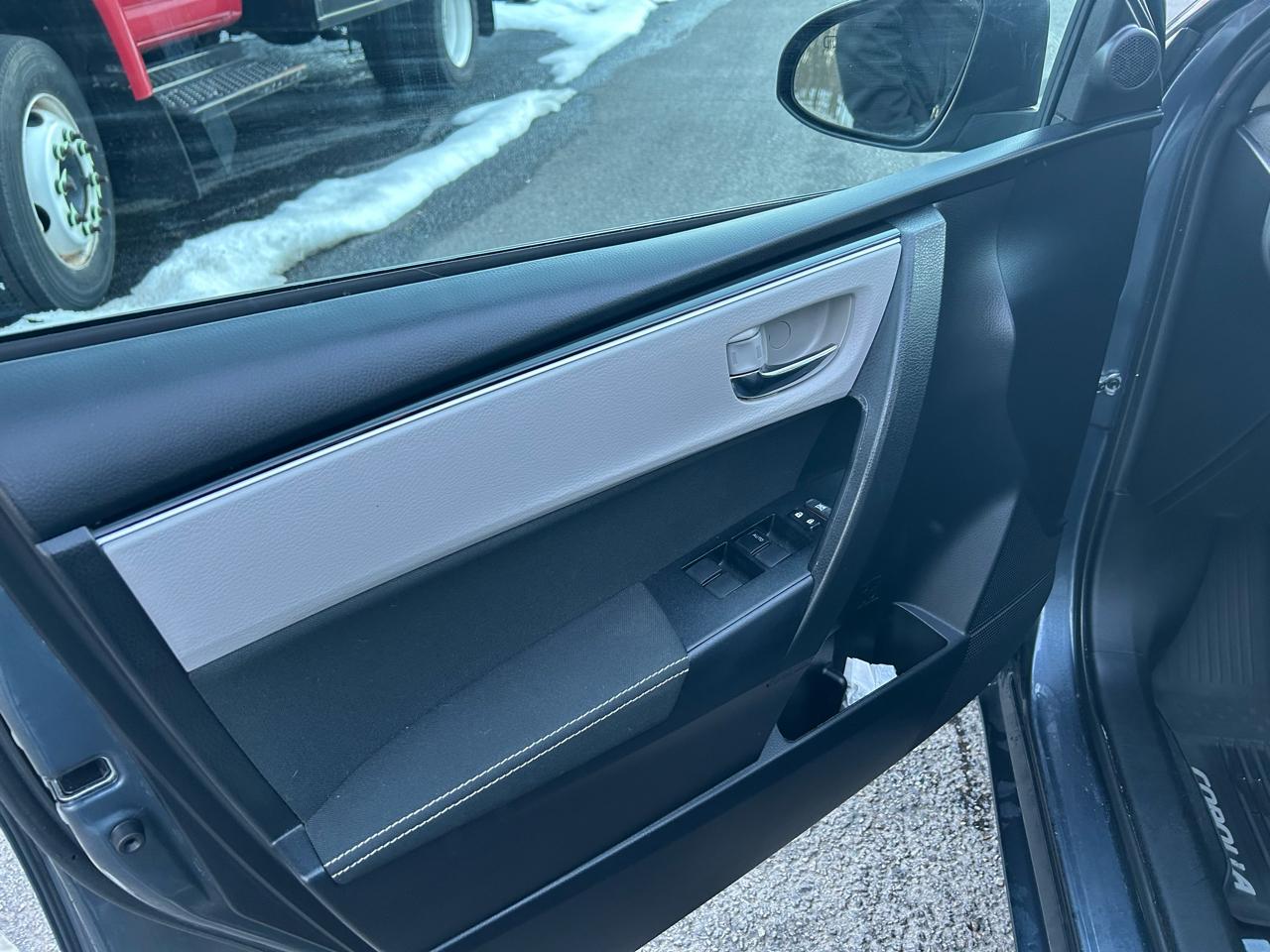 Toyota Corolla XLE CVT 2019