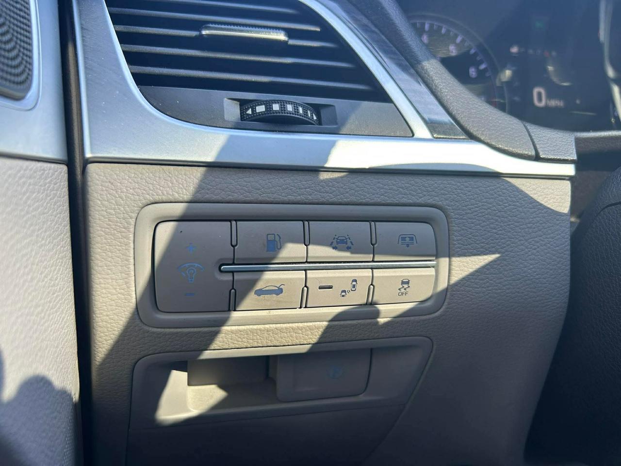 Hyundai Genesis 3.8L 2015