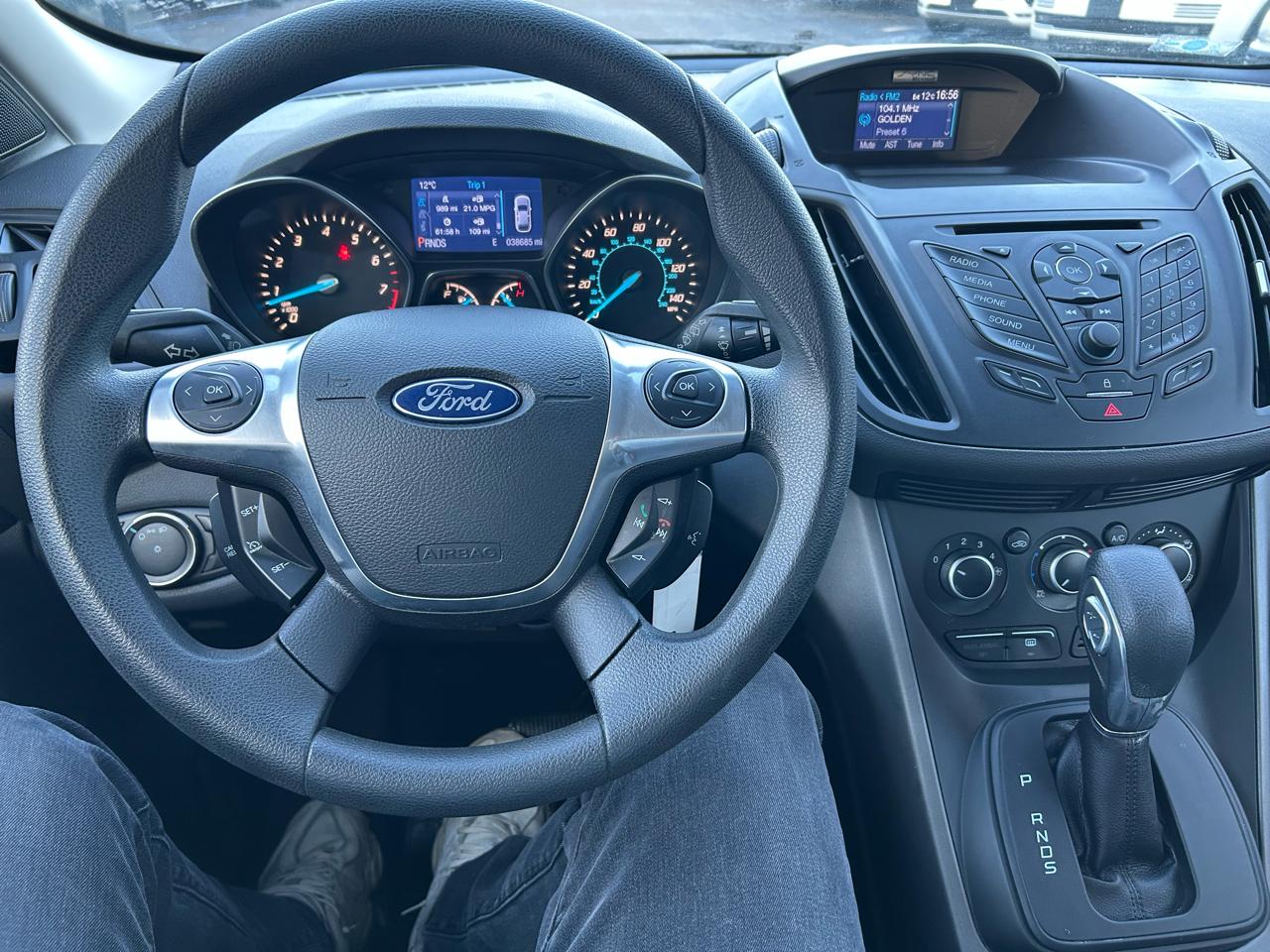 Ford Escape S FWD 2014