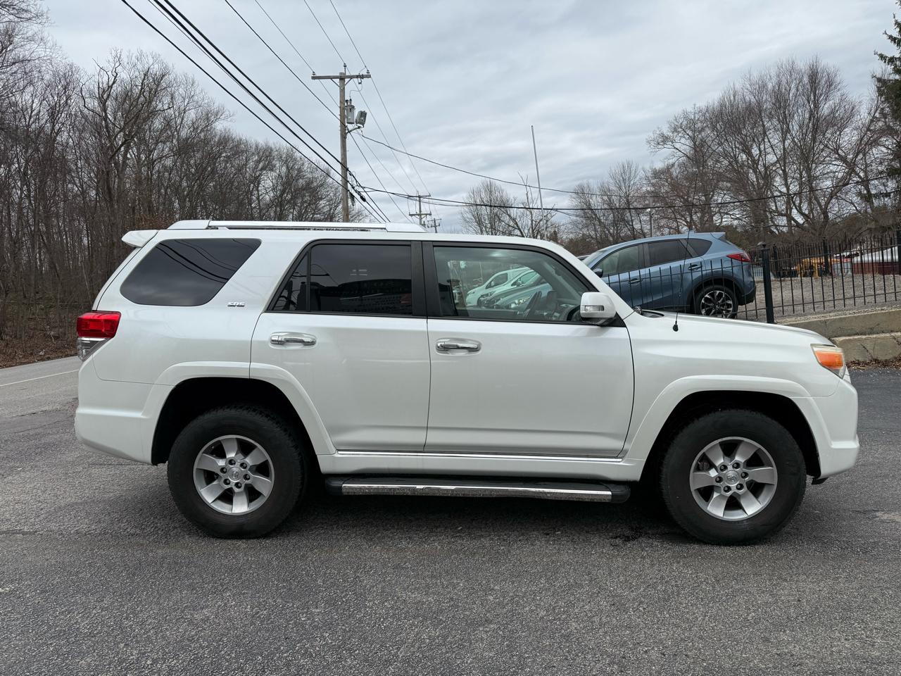 Toyota 4Runner SR5 4WD 2011